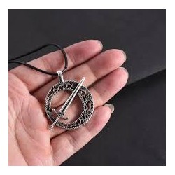 DARK SOUL Collier pendentif lame sombrelune