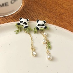 Kawaii Boucles d'oreille panda asymetrique