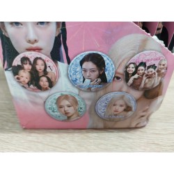 BLACK PINK badge en blind box