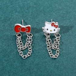 HELLO KITTY Boucle d'oreille kitty asymetrique theme rouge