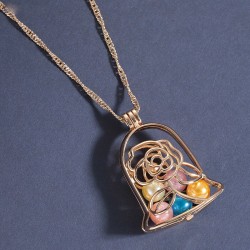 LA BELLE ET LA BETE collier...